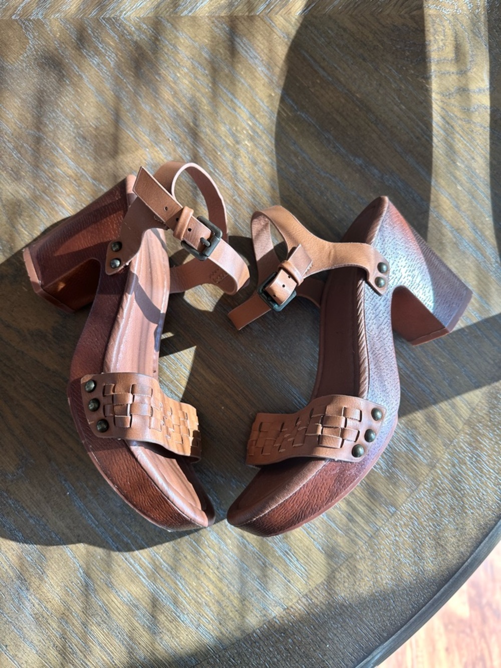 Dunes Women’s Brown Leather Block Heel Sandals 6.5